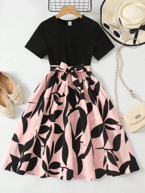 [20261718] Teen Girl Spring And Summer Black Knitted Pit Solid Color Round Neck Short Sleeves/Waist Dress